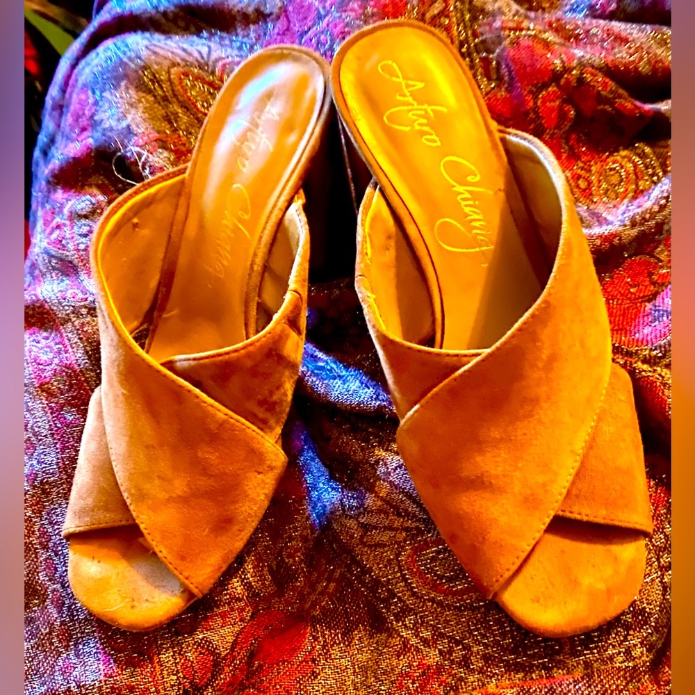 Arturo Chiang Leather Crossed Strap Sandals with Heels, Size 8 1/2
